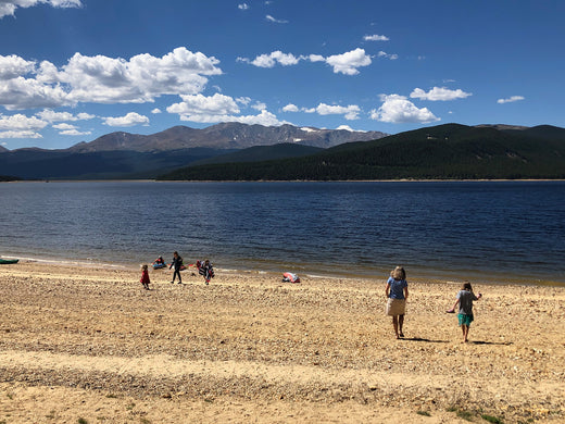 ターコイズ湖のBaby Doeキャンプ場