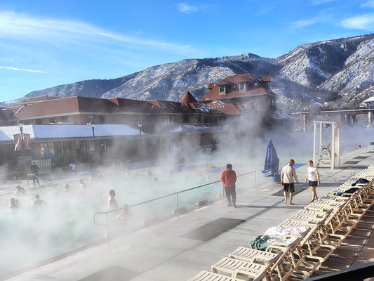 グレンウッド・スプリングスの温泉｜世界最大級の温泉プールを満喫