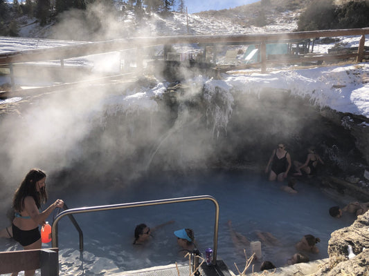 Hot Sulphur Springsの温泉に女４人旅
