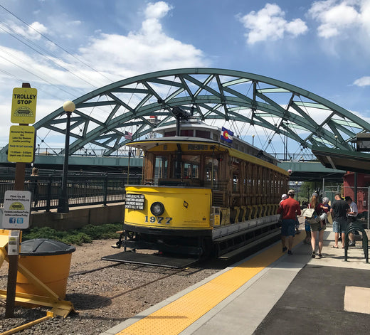 新旧文化が混じり合う街〜レトロトロリーと裏デンバー散歩〜